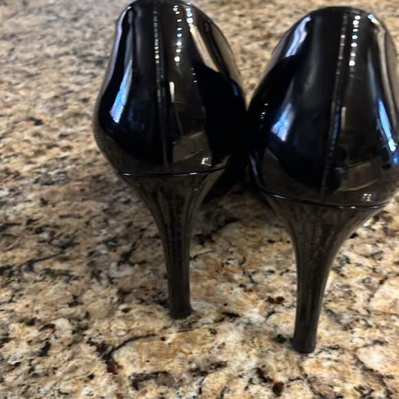 Stuart Weitzman shoes - Picture 5 of 9